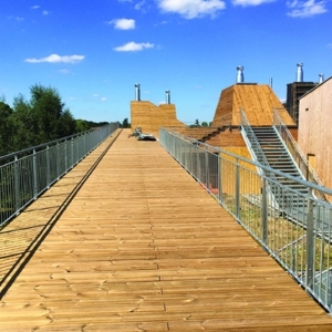 Toiture-promenade au Pôle culturel L’Aria à Cornebarrieu (31). Atelier C1. [©Atelier Philippe Madec]