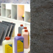 Hebau propose les produits chimiques qui permettent par exemple de donner au béton l’aspect rugueux et irrégulier du granite.