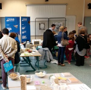 Les jeunes visiteurs ont pu assister à un atelier “Je fabrique mon béton coloré” organisé par le Cérib [©Cérib]