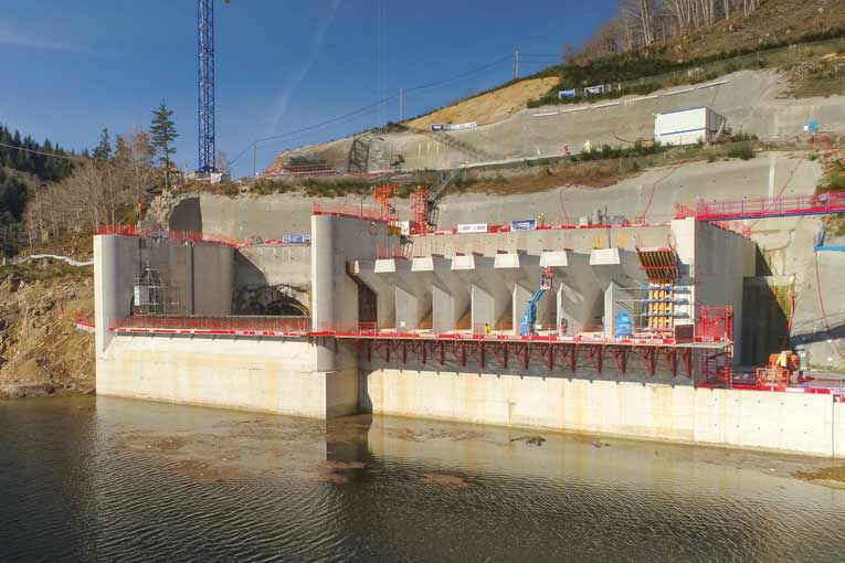 L’entreprise Campenon Bernard Région a fait appel à Peri pour la création d’une prise d’eau dans le barrage de Gage.  [©Olivier Halin]