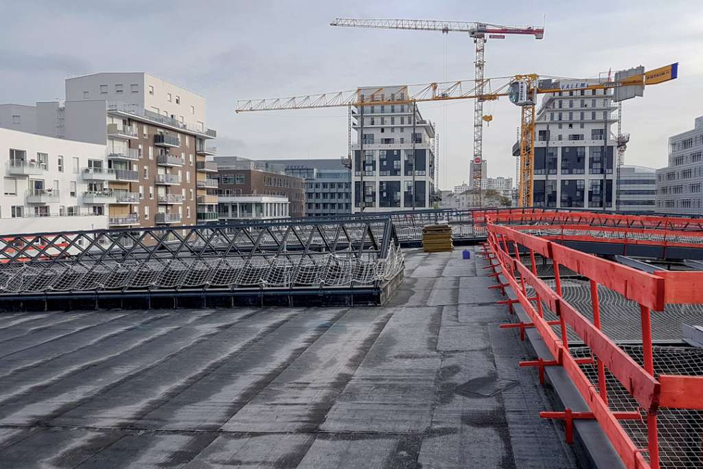 Le béton utilisé pour les dalles de la toiture ne devait pas alourdir la structure d’origine. [©Savoie]