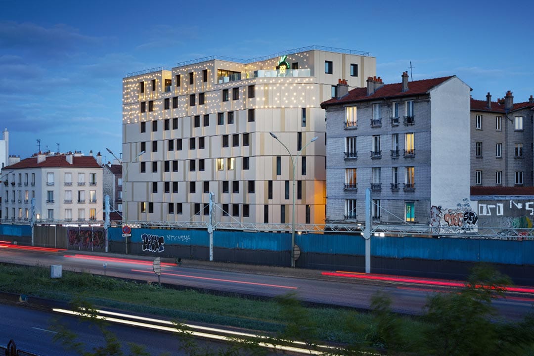 Accor : Une nouvelle approche pour un hôtel en bois r+7