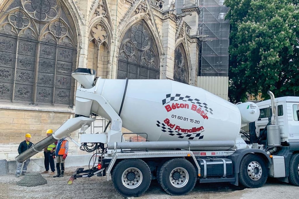 BBSF a livré 8 m3 de béton sur le site de Notre-Dame-de-Paris, à peine l’incendie de la cathédrale éteint. [©BBSF]