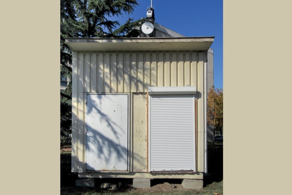 Vue de l’extérieur de la ‟maison” expérimentale divisée en deux chambres. [©Université de Toulouse]