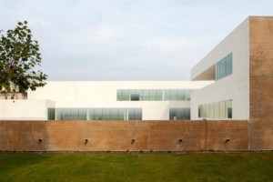 Pour Corinne Vezzoni, le Centre de conservation et de ressources du Mucem, à Marseille, reste son bâtiment le plus emblématique en béton. [©Vezzoni et Associés Architectes/ David Huguenin]