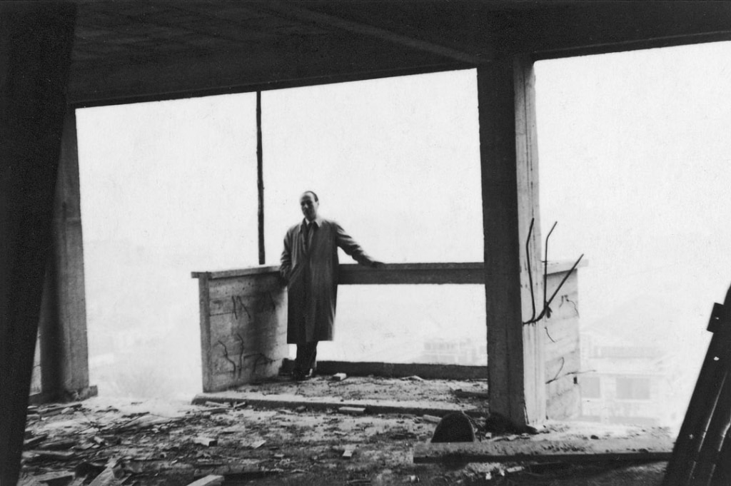 Jean Ginsberg sur un de ses chantiers dans les années 1950.  [©Archives Philippe Dehan/DR]
