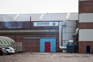 Gramitherm Europe inaugure sa toute première usine de production d’isolants à base de fibres d’herbes naturelles. [©Gramitherm Europe]