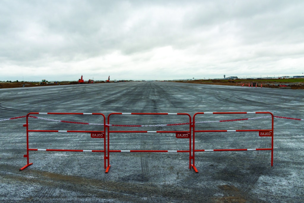 La reconstruction de la piste 3 de l’aéroport d’Orly a vu la valorisation de quelque 200 000 t de béton de l’ancienne piste démolie.