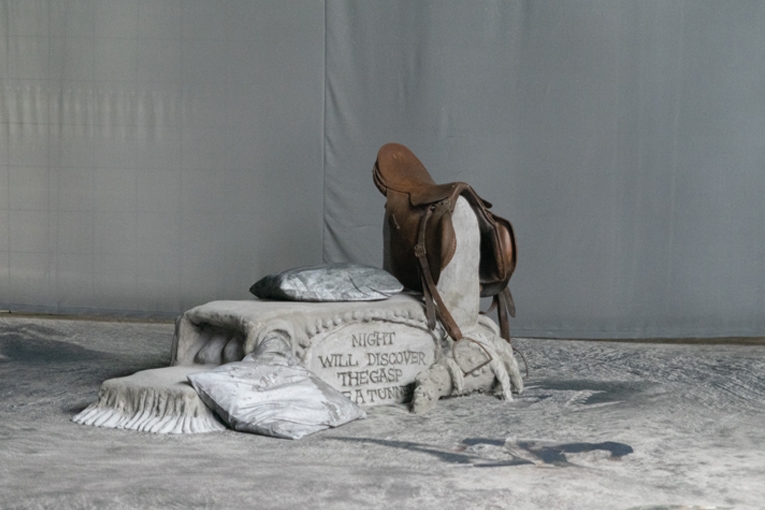 [©Laure Prouvost, Deep See Blue Surrounding You/Vois Ce Bleu Profond Te Fondre, Pavillon français à la 58e Biennale d’art de Venise, 2019.©Giacomo Cosua]