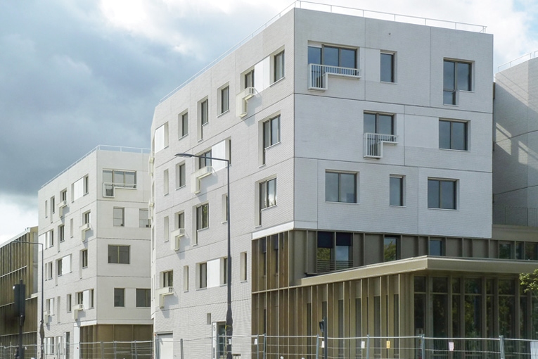 Le programme Accroche Nord prend place à l’entrée de la Grande Borne. Un quartier situé à cheval sur les communes de Grigny et de Viry-Châtillon (91). [©Cibetec]