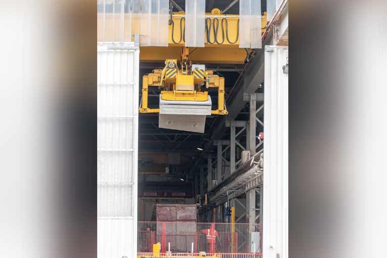 L’usine est aujourd’hui dédiée à la seule production de voussoirs pour tunnels. [©ACPresse]