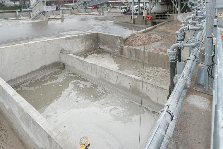 Bassins de décantation des eaux de process du béton.