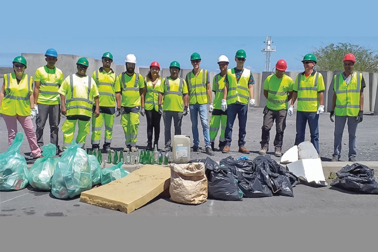 Une soixantaine de bénévoles ont été réunis par Teralta, afin de participer au World CleanUp Day, sur l’île de La Réunion. [©Teralta]