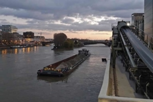 Les déchets inertes sont orientés vers l’une des 4 carrières exploitées par LafargeHolcim en aval sur la Seine. [©LafargeHolcim]