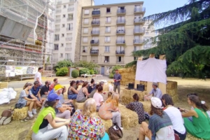 Chantier participatif, chantier démonstratif : l’ITE de la rue de la Convention tranche avec l’habitude, à tous points de vue. [©Landfabrik]