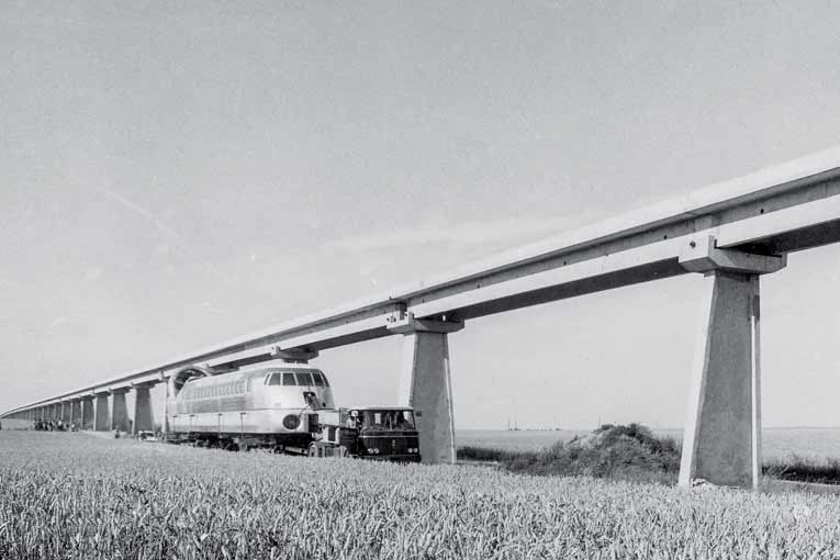 C'était avant tout un rêve d'ingénieur : faire voler un train sur coussin d'air à plus de 400 km/h. [©L’Association des Mais de Jean Bertin]