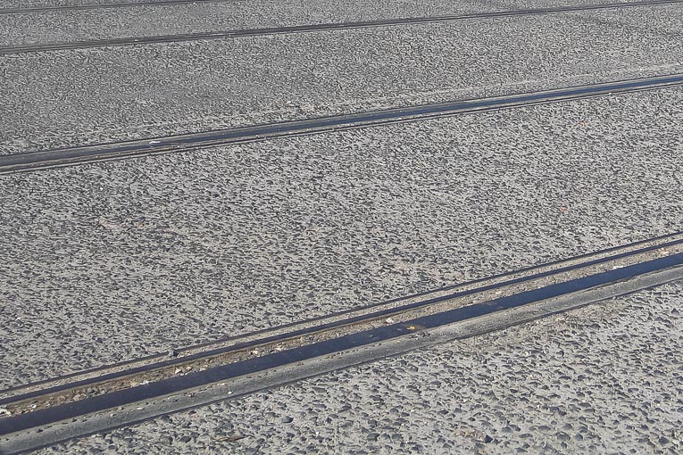 Béton désactivé sur une section du tramway parisien. [©ACPresse]