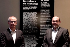 A gauche, René Colombel, président du directoire de Precia Molen, et à droite, Marc Schwartz, directeur de la Monnaie de Paris. [©DR]