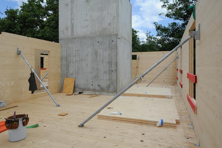 Construction d'un bâtiment en bois.