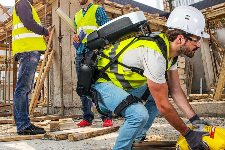 L'Exoback by RB3D est un exosquelette actif d'assistance lombaire, visant à réduire les efforts des opérateurs sur chantier. [©RB3D]