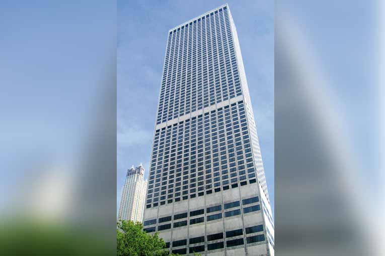 Le Water Tower Place de Chicago, érigé en 1968. [©Jeremy Atherton]