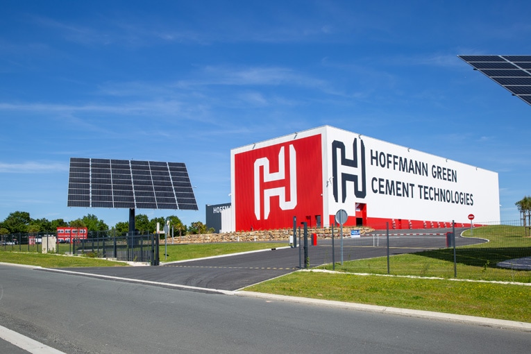 Hoffmann Green Cement Technologies a annoncé la signature d’un contrat de partenariat avec Eiffage Génie Civil, d’une durée de 3 ans.