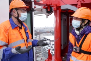 Le 16 décembre dernier, Anne Guichard, 66 ans, a grimpé à 58 m de hauteur. [©Silver Alliance]