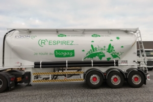 Eqiom est en train de basculer sa flotte de camions vers la motorisation Euro VI et teste, en même temps, des véhicules roulant au biogaz. [©Eqiom]