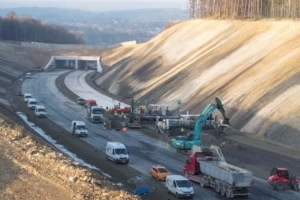 Le contournement de la commune de Couvin constitue 14 km de route, qui relient le Nord de la France et remontent vers Charleroi. [©ACPresse]