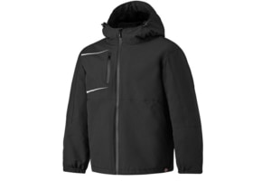 Le blouson Milwaukee protège de la pluie comme du vent. Il est une solution pour se protéger des intempéries. [©Milwaukee]