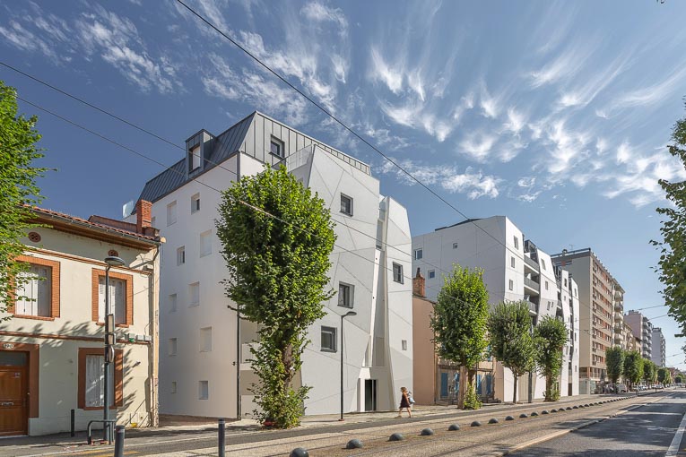 Situé à Toulouse, Côté Garonne est constitué de deux bâtiments en R+5 et R+6.  [©Letellier Architectes]