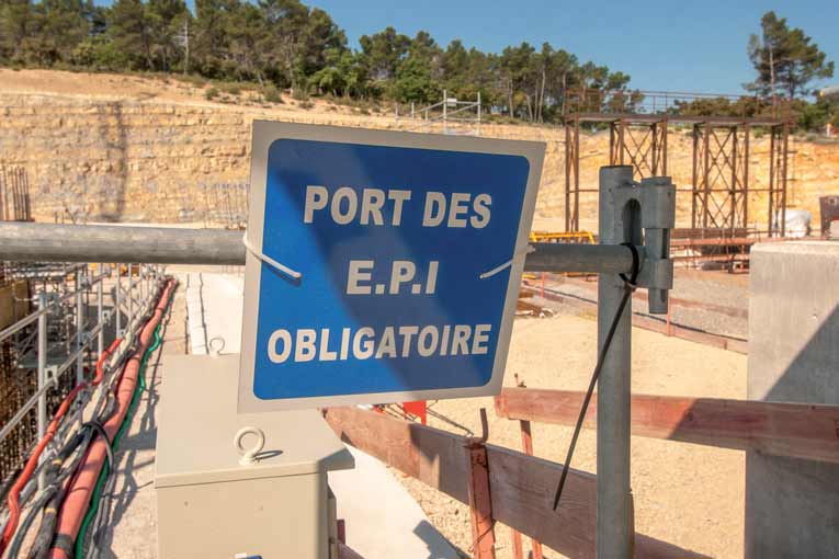 Par forte chaleur, le port des EPI doit aussi être adapté à ces conditions difficiles.  [©ACPresse]