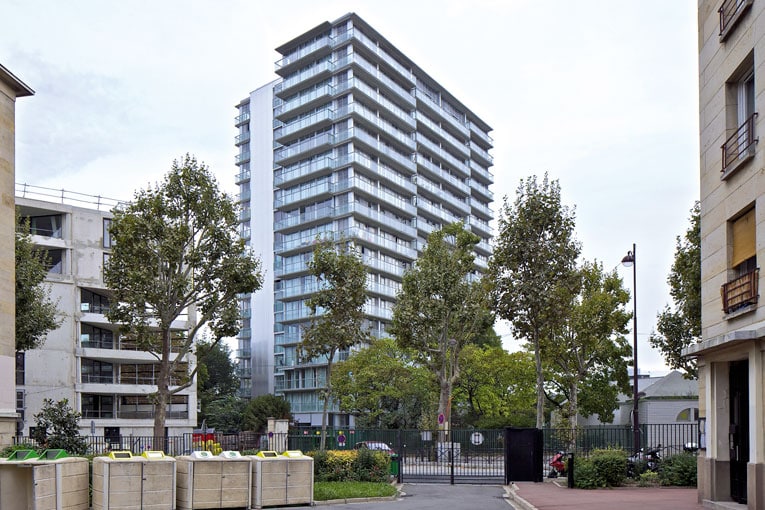 La Tour Bois Le Prêtre, un ensemble d’une centaine de logements datant des années 1960, à Paris. [©Philippe Ruault]