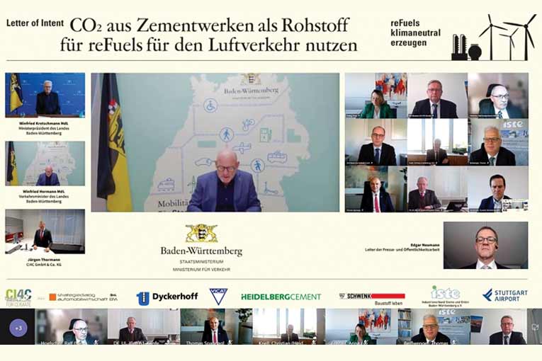 C’est en présence de Winfried Kretschmann, ministre-président du Land de Bade-Wurtemberg, et de Winfried Hermann, son ministre des Transports et Infrastructures, qu’a été signée la lettre d’intention relative à la création du projet pilote Catch4Climate. [©DR]