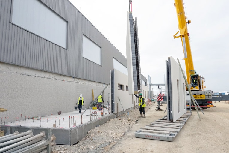 Afin de développer son offre d’escaliers bas carbone, Soriba a investi dans une nouvelle usine sur son site de Fontenay-le-Comte. 