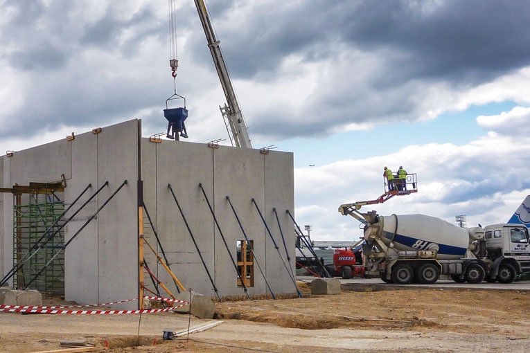 Bétonnage de MCI une fois ceux-ci en place. [©KP1]