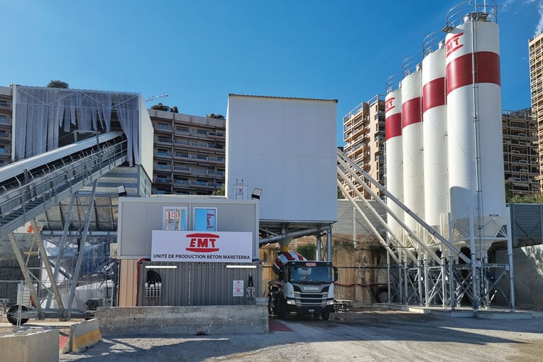  EMT vient de mettre en service une nouvelle centrale à béton sur le site du chantier Mareterra, à Monaco.  [©EMT]