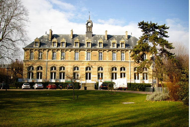 En 1882, la construction du lycée Lakanal constitue une étape décisive dans son œuvre. [©DR]