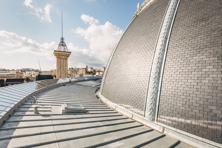 Ce bâtiment historique situé dans le Ier arrondissement de Paris accueille désormais la collection personnelle d’art contemporain de François Pinault [©Vladimir Partalo]