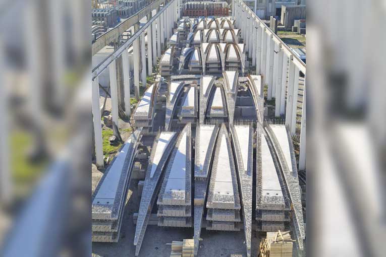 Capremib a été mandaté pour préfabriquer 638 pétales pour couvrir les 11 nouveaux digesteurs anaérobiques de la station d’épuration d’Achères-sur-Seine Aval. [©Capremib]
