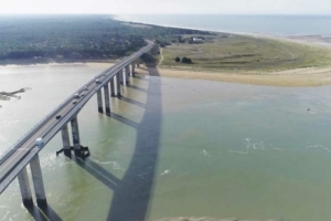 Le pont de Noirmoutier reliant l’île éponyme et le reste de la Bretagne fait peau neuve. [©PCI]