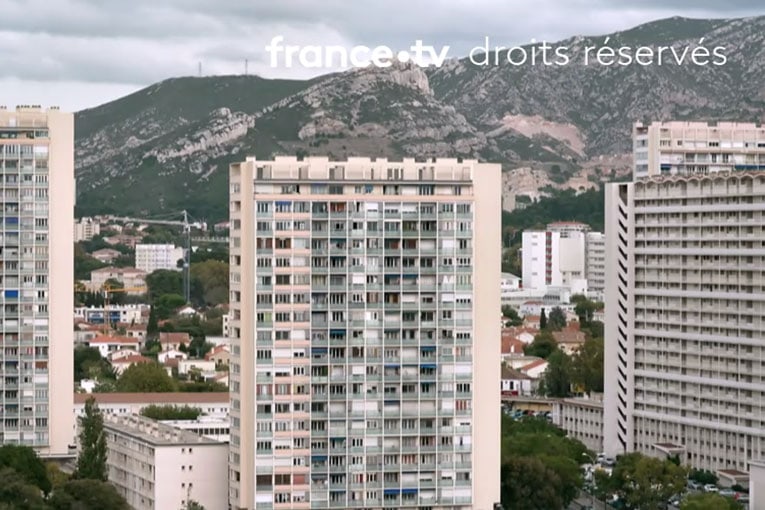 A Marseille, cette tour d'habitations est très dégradée, faute d'entretien... [©France Télévisions]