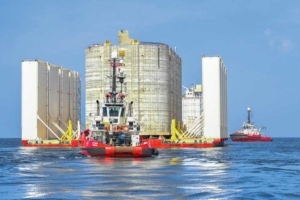 Opération de transport d’un caisson à l’aide de barges submersibles BOA33 en direction de la baie de Dakar, distante de 7,4 km [©bp-Eiffage]