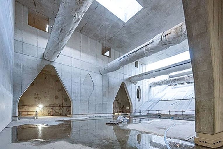 La gare des Ardoines, à Vitry-sur-Seine fait la part belle au béton architectonique. [©Gérard Rollando/Eqiom]