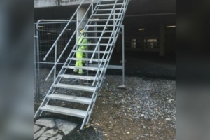 Peri lance ses premiers escaliers de chantier. [©Peri]