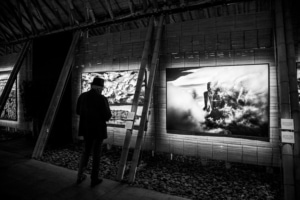 L’exposition Aqua Mater prend place au milieu de l’esplanade de La Défense, près de Paris et s’y tient jusqu’au 22 septembre 2022. [©ACPresse]