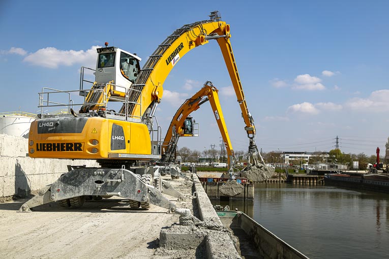 Un quai de 120 m de long constitue une des portes d’entrée de la plate-forme multi-services de Cemex à Gennevilliers. [©Cemex]