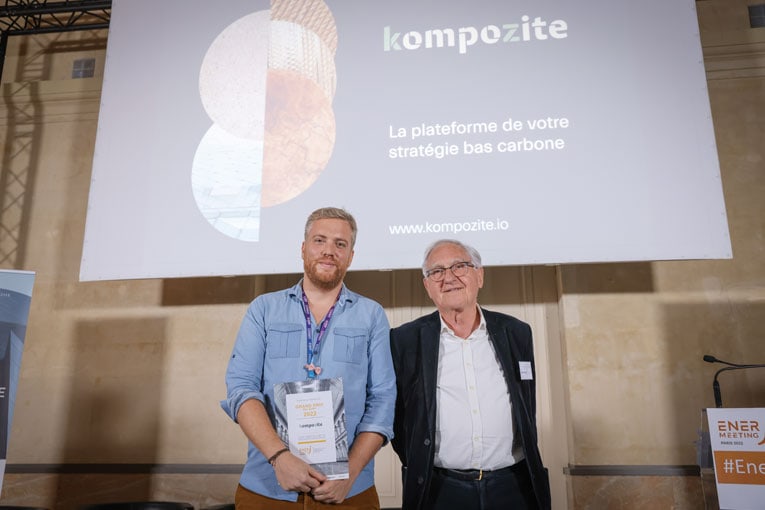 Damien Cuny, co-fondateur de Kompozite, reçoit le Grand prix du jury 2022 au EnerJ-meeting. [©Kompozite]
