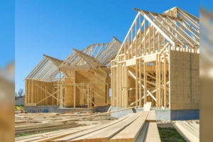 Saint-Gobain Distribution Bâtiment France accélère son développement sur le marché de la construction bois.