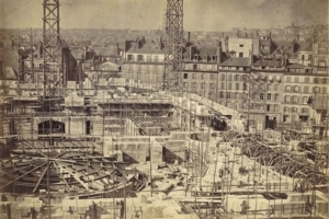 Son premier chantier est celui de l’opéra Garnier, en 1864. Cela lui a permis d’avoir de nombreuses autres commandes. [©Wikimedia Commons]